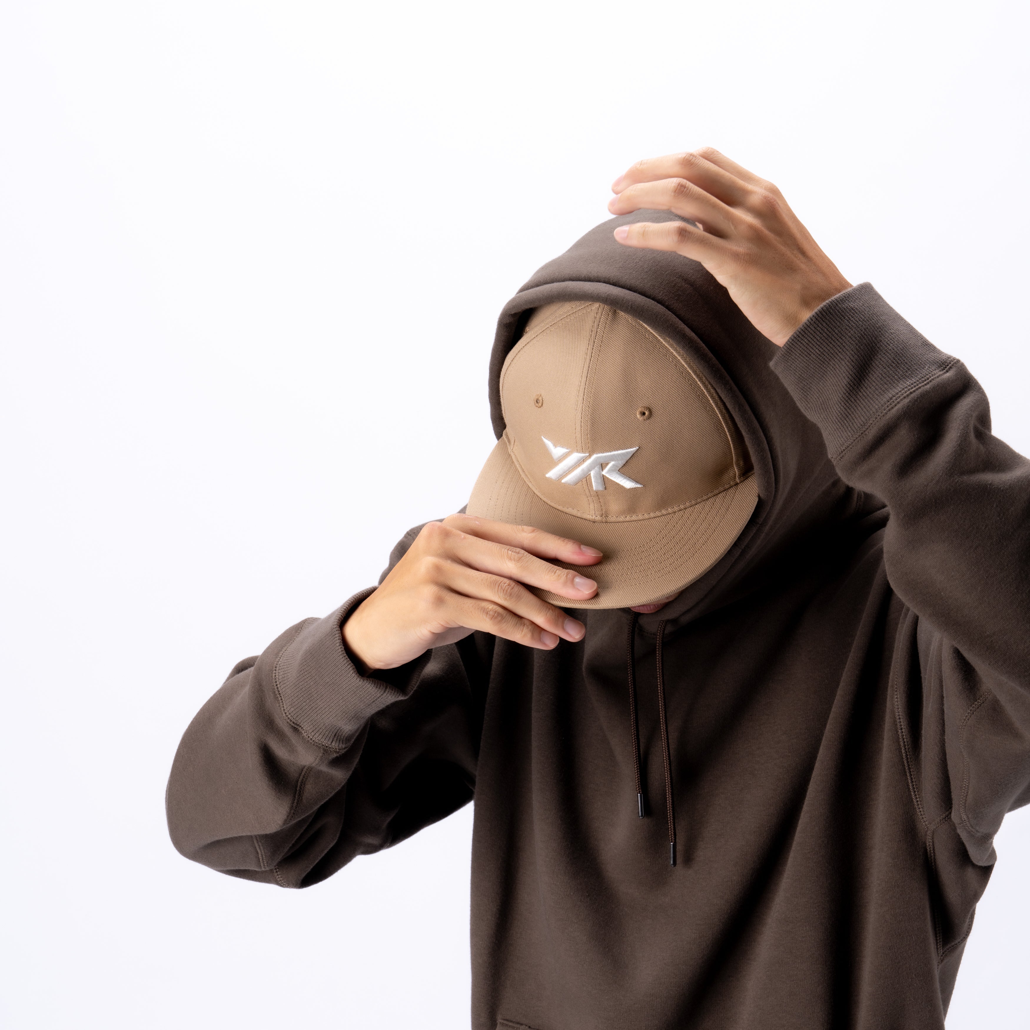 yR FLT Cap