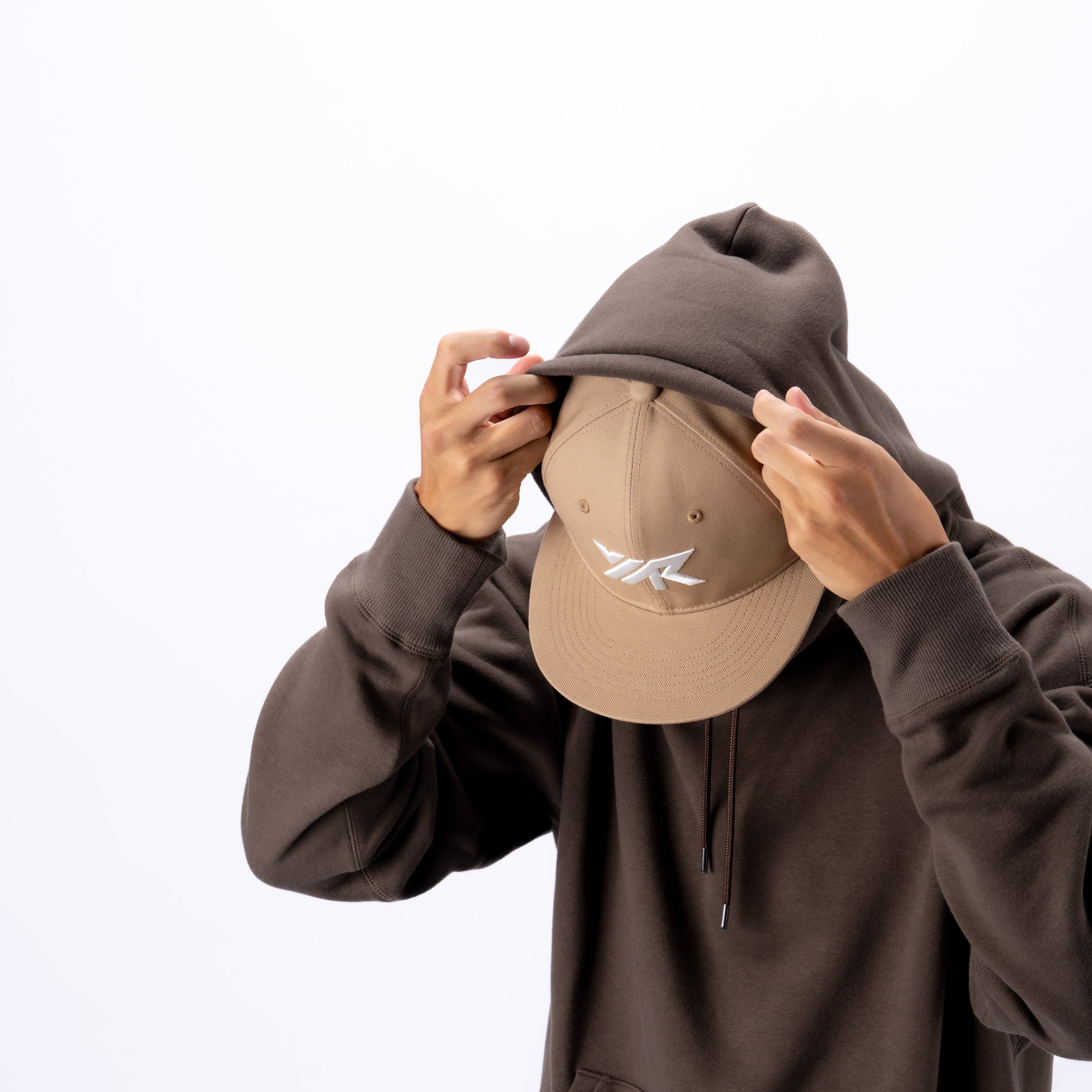 yR FLT Cap